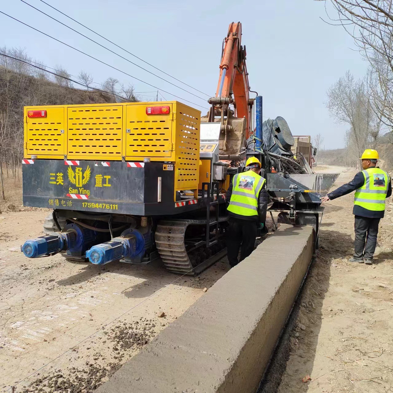 路沿石水沟滑模机 混凝土路肩机一次成型 防撞墙成型机效率快