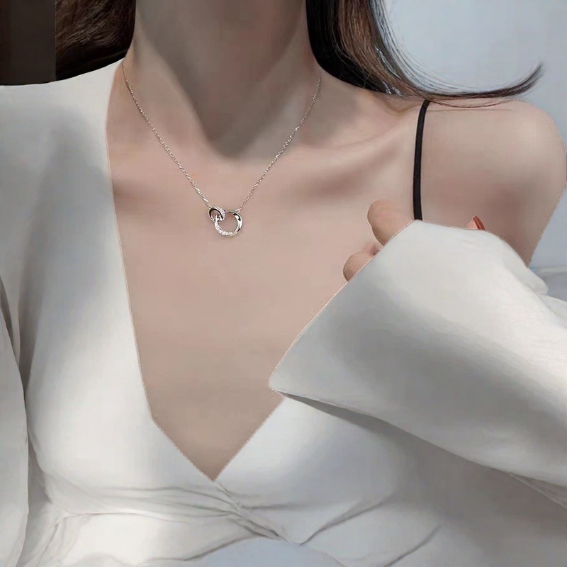 Titanium Steel Non-Fading Möbius Strip Couple Necklace For Men And Women, High-End Luxury Fashion Collarbone Chain Jewelry_voghion.com