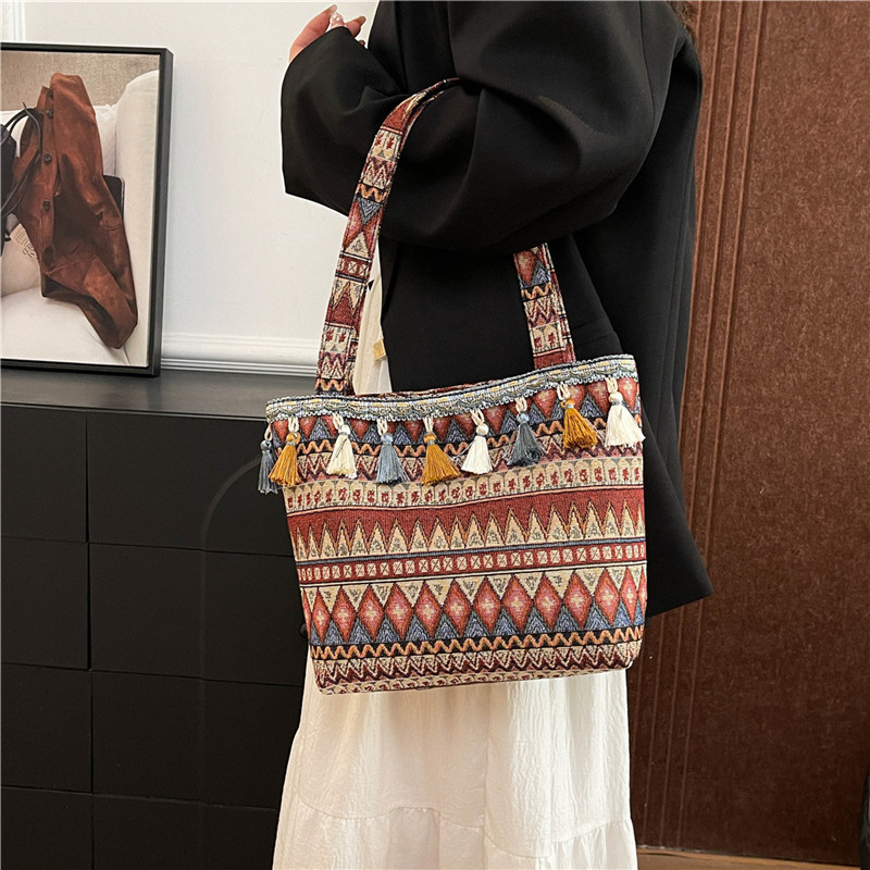 Chaozhou mujeres estampación nacional bolsa de lino 2025 primavera nueva bolsa de mano de gran capacidad bolsa de hombro flange image 4
