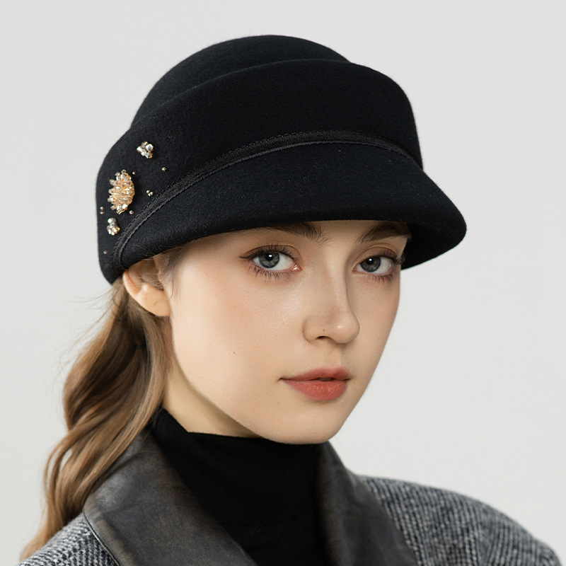 Mũ beret nữ kiểu Hepburn Pháp len đen họa tiết hoa mùa thu đông — cơm trộn