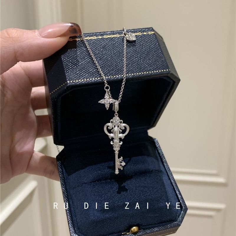 库宁 中古vintage拉丝鸢尾花钥匙项链女复古轻奢高级感锁骨链|undefined
