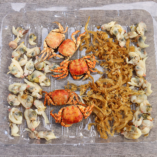 Seafood hot pot dry and fresh pot base old-fashioned hot pot seafood pot base seafood dried goods hometown flavor