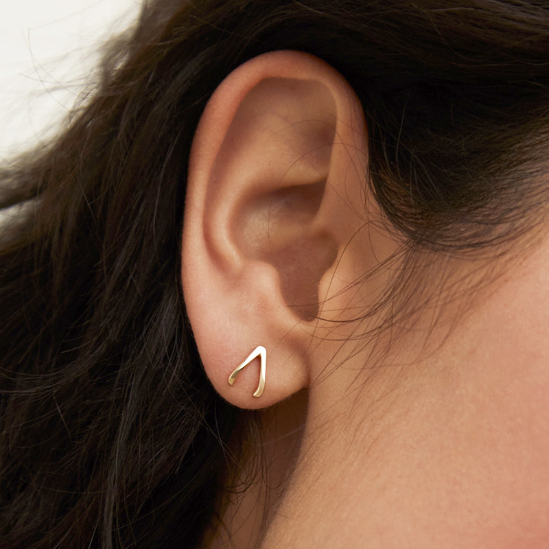 Creative V-shaped Earrings Geometric Inlaid Zircon Earrings display picture 3