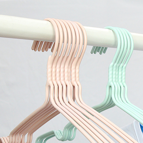 Wholesale Xiangtaro Japanese-style plastic-dipped bold clothes drying rack dormitory student balcony household children's non-slip seamless hanging