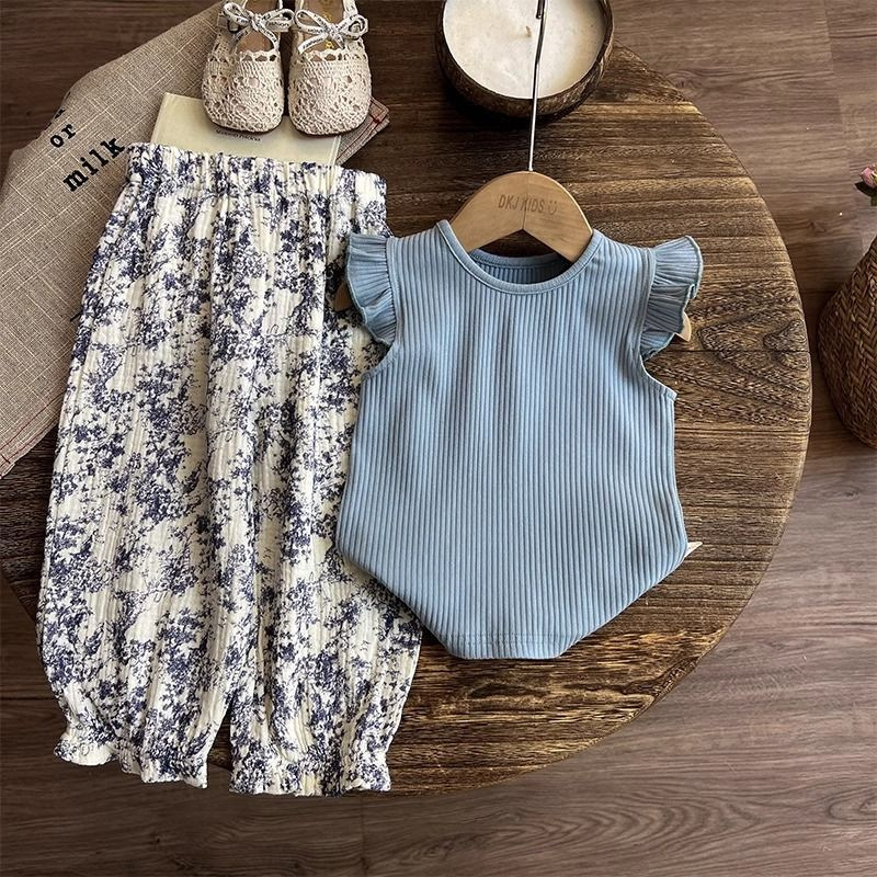 Traje de verano para niñas, estilo occidental 2025 nueva ropa de verano para niños, pantalones a prueba de mosquitos, chaleco de bebé delgado, traje de dos piezas