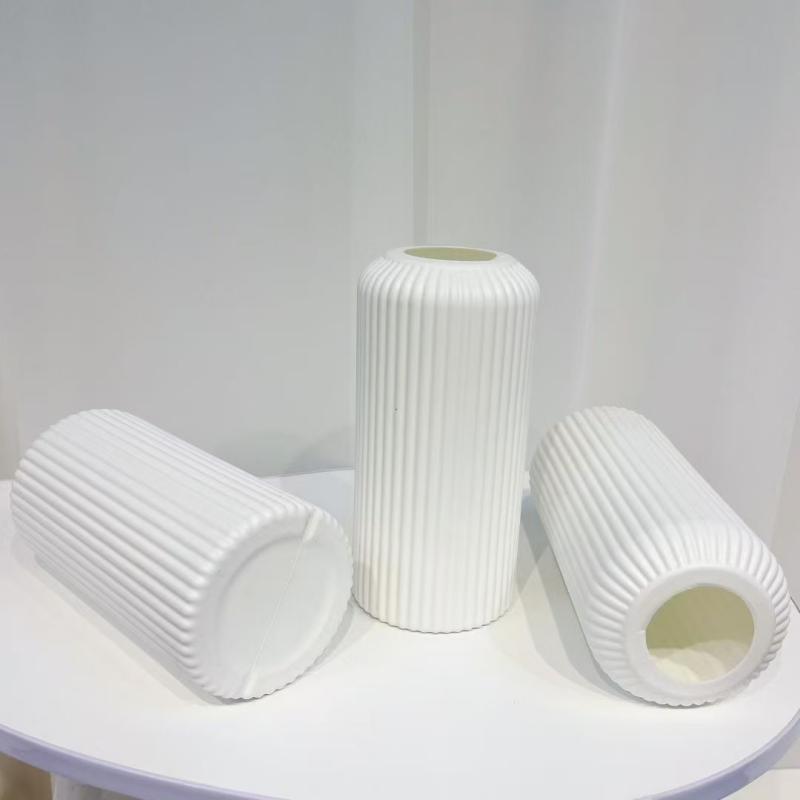 흰색 세로무늬 꽃병 (높이 20cm)