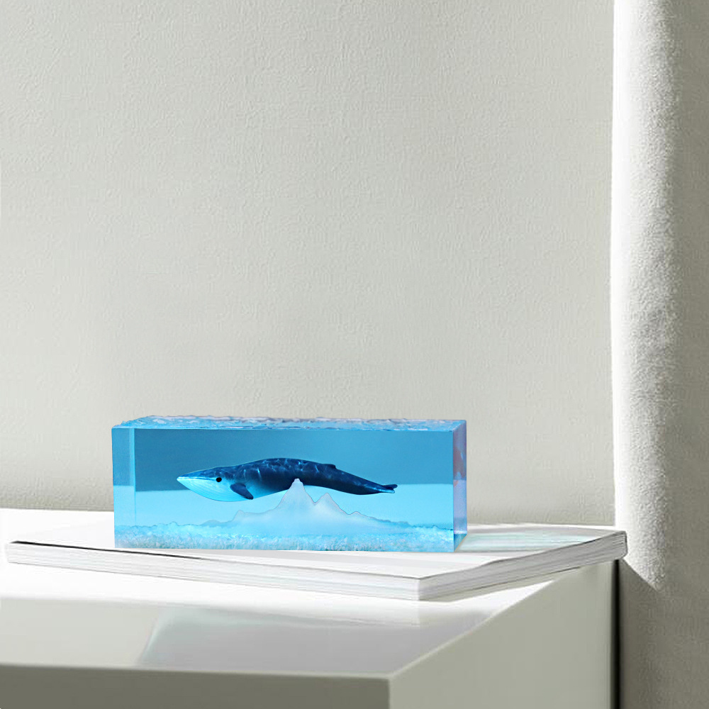 Desktop Handmade Crafts Modern Senior Niche Friends Gifts Ocean Whale Crystal Resin Lighting Ornaments Tide
