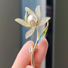 High-end fashion new light luxury Chinese style narcissus corsage for women inlaid with zircon plant brooch versatile clothing accessories factory
