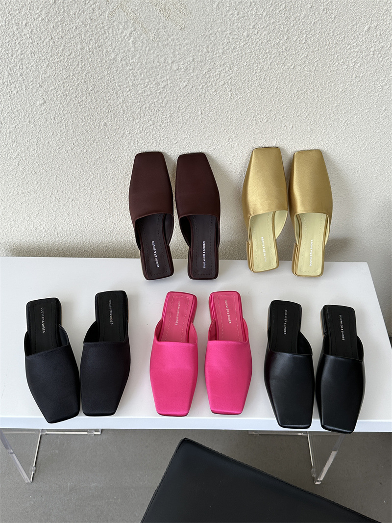 Demi-pantoufles à fond plat Style Hyuna pour femmes, pantoufles de sortie d'été à bout carré, bouche peu profonde, à petits talons OL, nouvelle collection printemps 2024_voghion.com