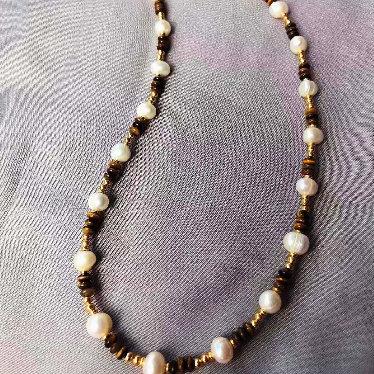Collar de capas minimalista con cadenas delicadas_voghion.com