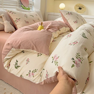 Набор постельного белья Mother & Baby, варианты 3–4 предмета — одеяло 150×200 до 220×240, различные узоры
