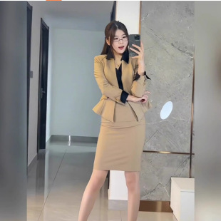 �߼���Ů������߼��а�ɫ���b����ȹ�ɼ���������|�I���b