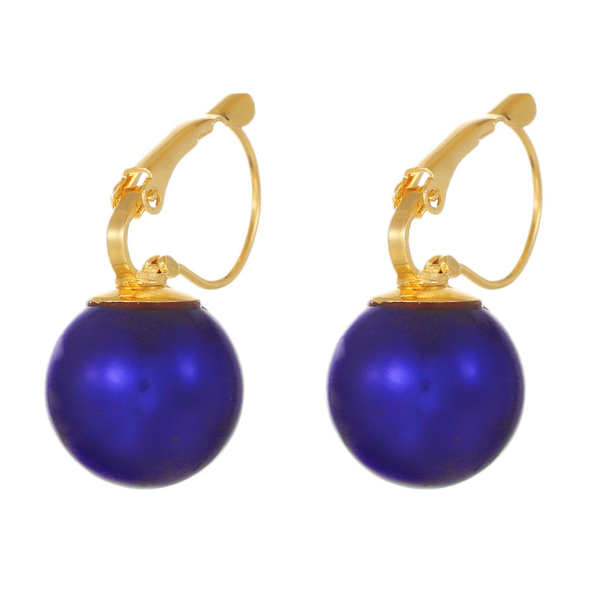 Moderne perleøreringe med kobberfarvede metalclips_voghion.com