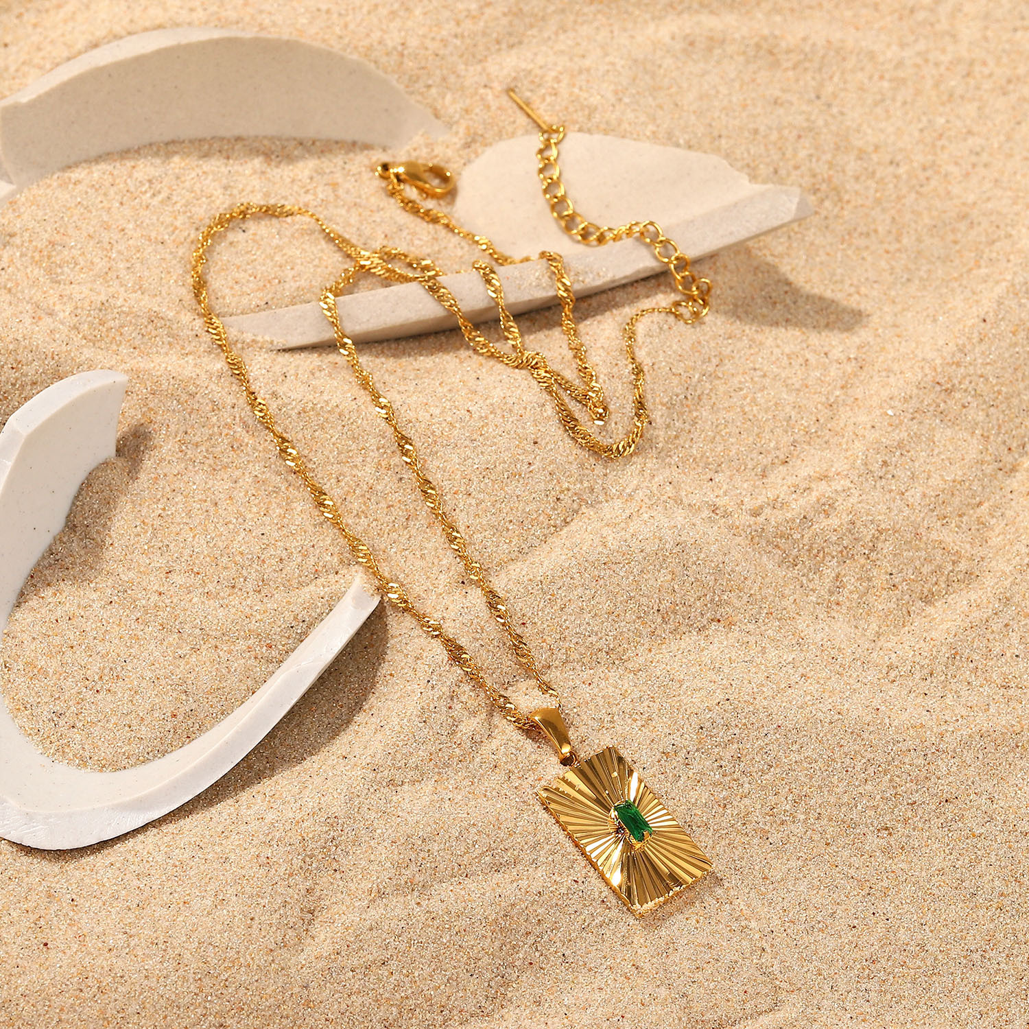 Fashion Retro Emerald Zircon Inlaid Flower Rectangular Pendant Stainless Steel Necklace