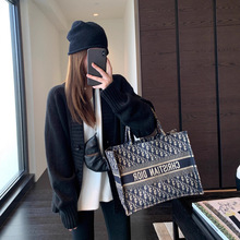 朵妮DN ◆慵懒范 客供纱线保暖舒适老钱风针织开衫女外套秋冬新款