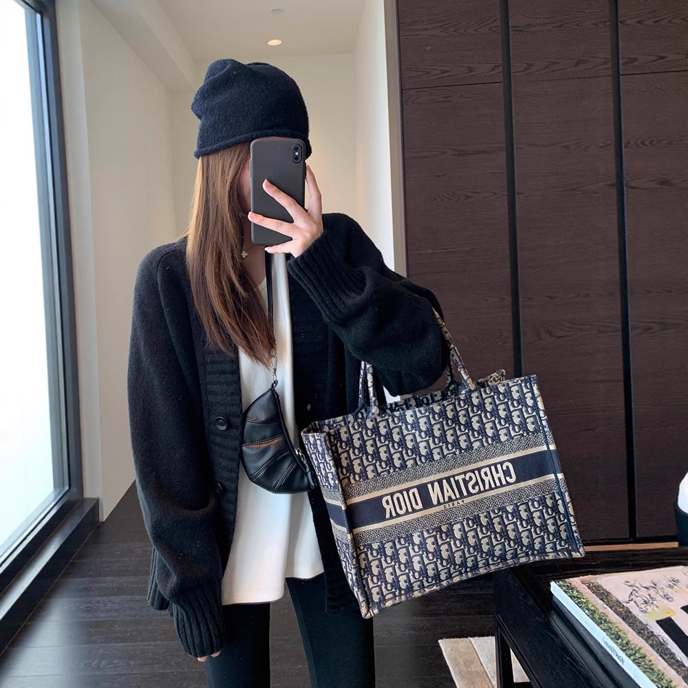 朵妮DN ◆慵懒范 客供纱线保暖舒适老钱风针织开衫女外套秋冬新款