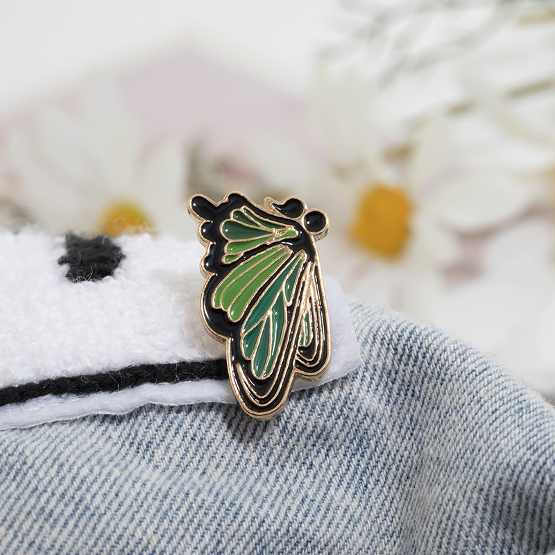 Nueva aleación europea y americana aceite goteo mariposa broche vintage insecto PIN personalizado color esmalte ramillete camisa Accesorios