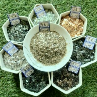 Rock Chip Exterior Wall Paint, Real Stone Paint with Mica Flakes, Golden, Silver and White Flakes, Textured Paint Embellished with Sequins 10-20 Mesh