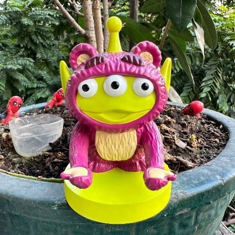 Venom mobile phone holder Black Panther holder Black Warrior game controller holder desktop ornaments resin gift