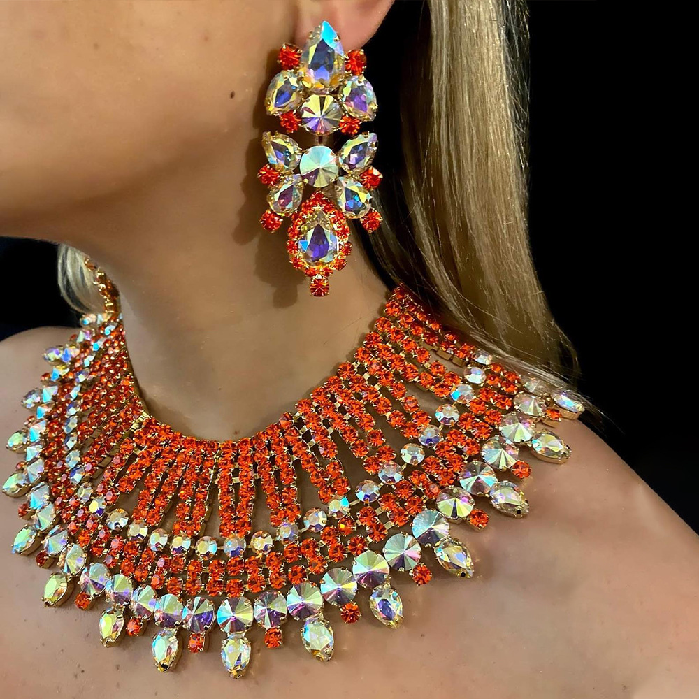 AliExpress Venta caliente rhinestone collar traje de las mujeres de Europa y América sexy multi-capa rhinestone collar pendientes conjunto de Joyas