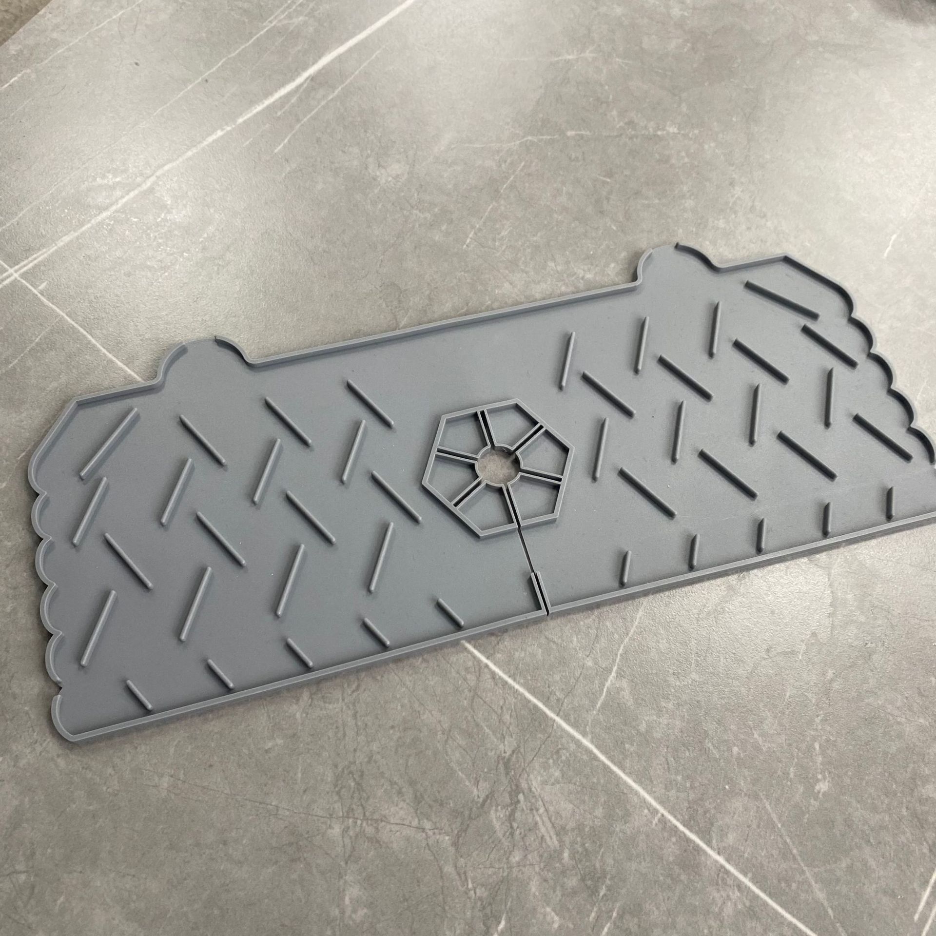 cc8aa51225036d9dc5a0575b22aab3