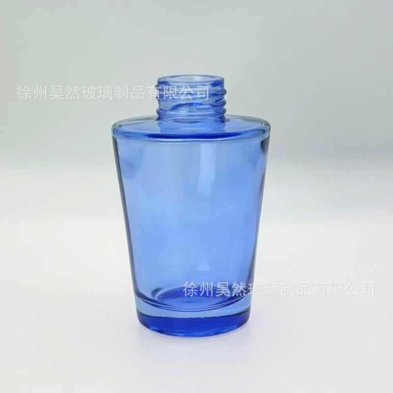 Botella vacía europea simple de alto valor nominal botella de fragancia de madera sólida botella de aceite esencial de caña cónica sin fuego 28 dientes botella de vidrio