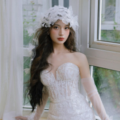 新婦の結婚の頭の紗のフランスのレースの花の復古の結婚式の重工の帽子の紗の新型の自然で甘いフリンジスタイル