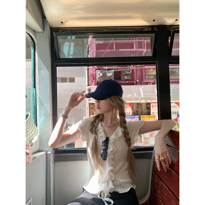 "Barcelona Star Banquet" Beige Ruffled Knit Top for Women, New Summer Slim-Fit Design Short-Sleeve Top