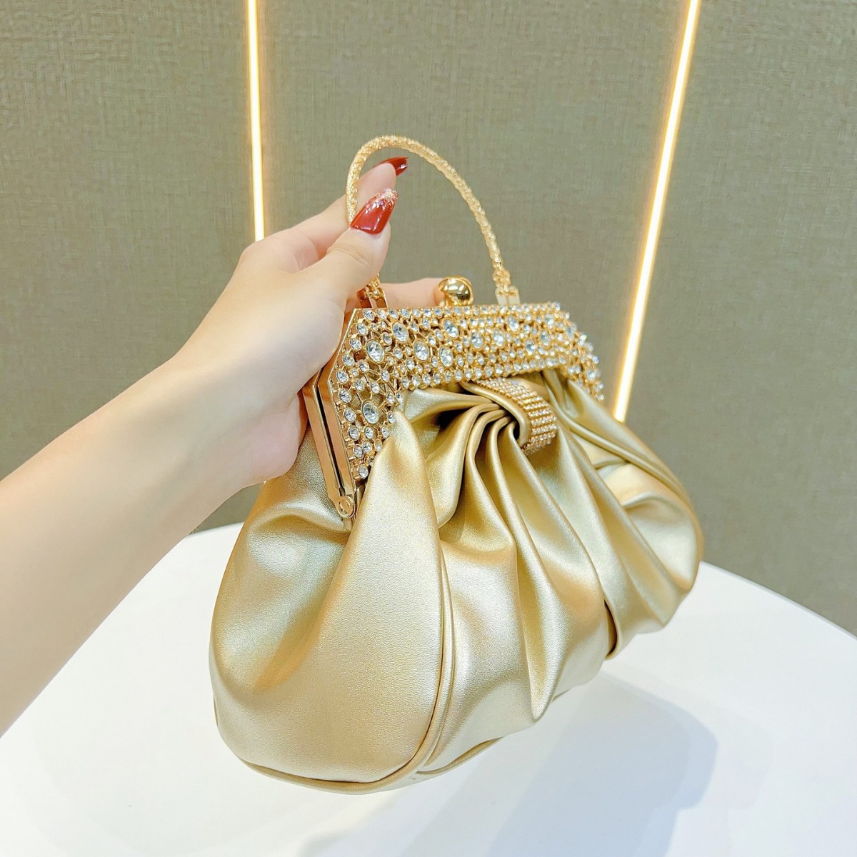Neue, grenzenlose, modische Abend- und Party-Handtasche mit Diamantenbesatz, Umhängetasche für Damen, ideal für Abschlussball und andere festliche Anlässe._voghion.com