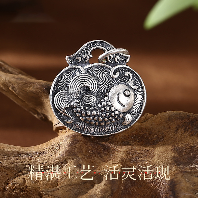 锦鲤鱼好运吊坠女S999足银民族风复古项链挂坠年年有鱼毛衣链挂件