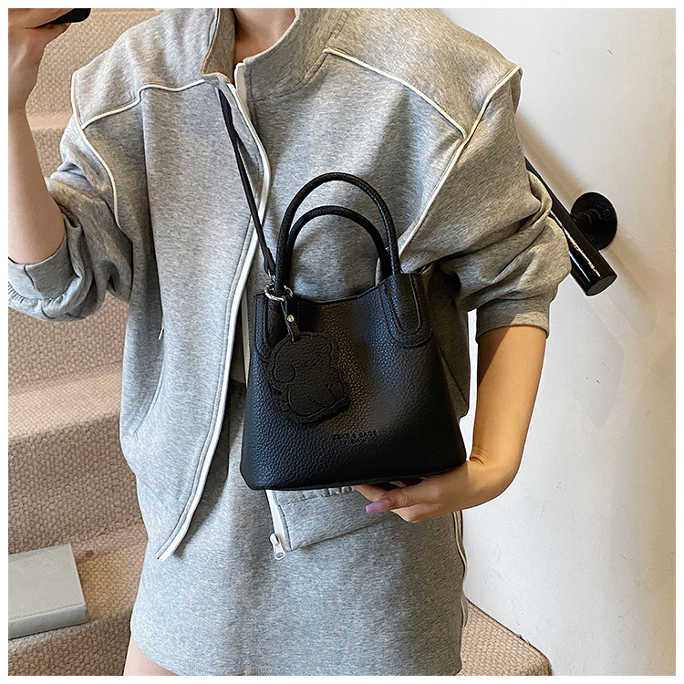 2025 Simple and casual hand-held small bag, new trendy and fashionable commuter crossbody bag, summer vegetable basket bucket bag undefined