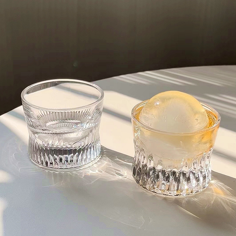 Vaso de cristal de fondo grueso de lujo ligero con rayas verticales tazas de whisky tazas de vino extranjeras tazas de hockey tazas de café espresso