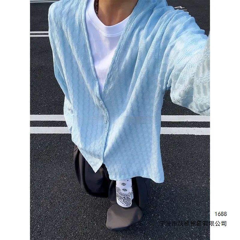 Blue Korean style V-neck long-sleeved thin cardigan, breathable mesh knit cardigan, suitable for summer and autumn, loose fit for men and women.