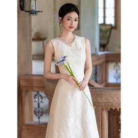 订婚礼服裙女2026新款轻奢小众晨袍新娘敬酒服绝美小个子领证登记