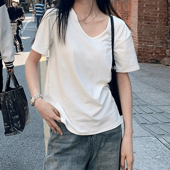 White summer T-shirt, with short sleeve, 2025 years, loose fit