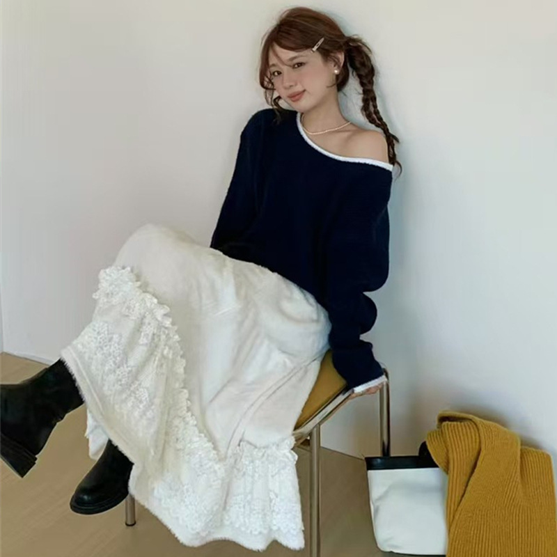 韩系撞色一字领毛衣女2025秋冬新款小众纯欲风设计感漏肩针织上衣|undefined