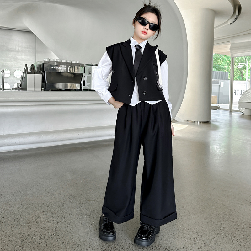 女の子の秋の服の新しいファッション 2025 新しい韓国スタイルの女の子のファッショナブルなインターネット有名人の長袖スーツベストとズボンのスーツ