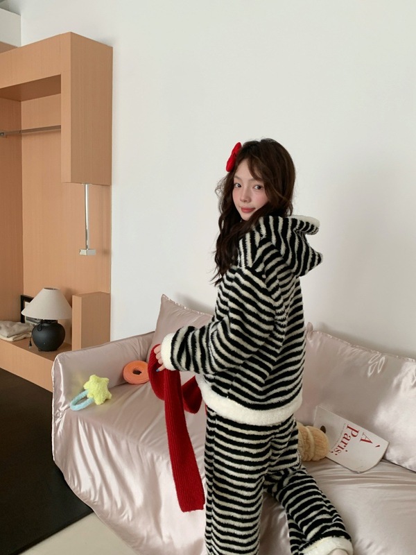 实体批发女装家居服洋气秋冬毛绒防寒保暖女士珊瑚绒条纹睡衣套装|undefined