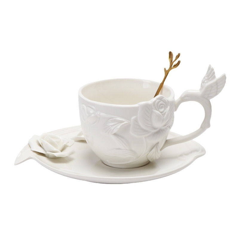 Flor en relieve taza y platillo francés retro taza de café Taza de cerámica y platillo traje de cerámica plato de comida occidental de lujo