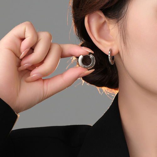 Zebra Pattern Round Ear Clips for Women - INSPopular Design with a Touch of Luxury and Trendiness
