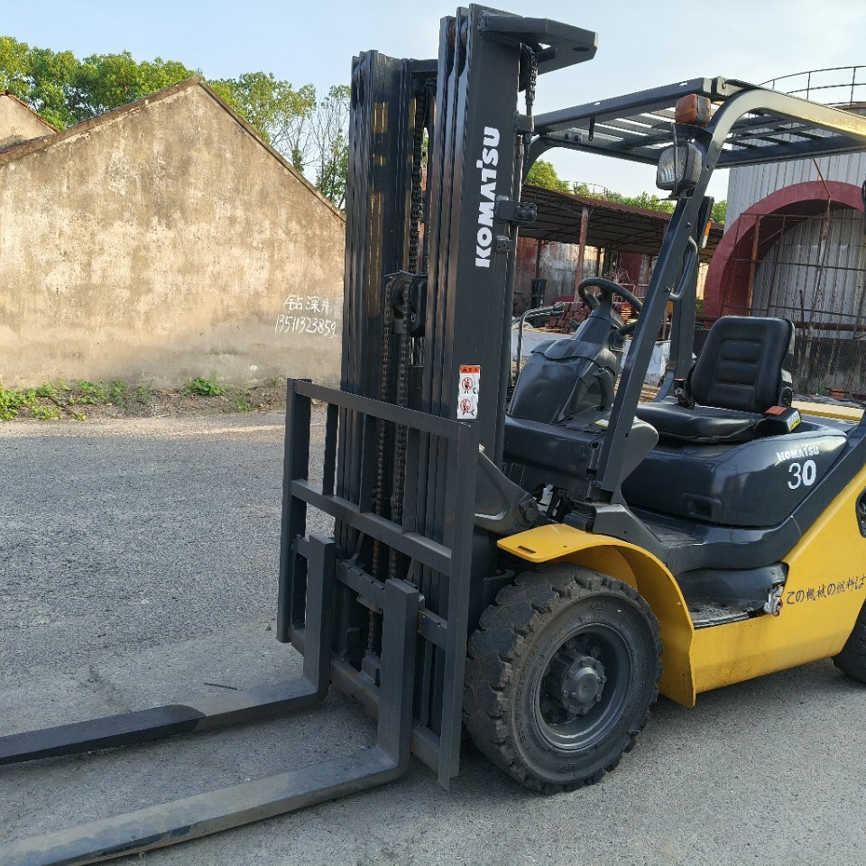 现货供应日本小松3吨叉车升高4米5叉车集装箱叉车