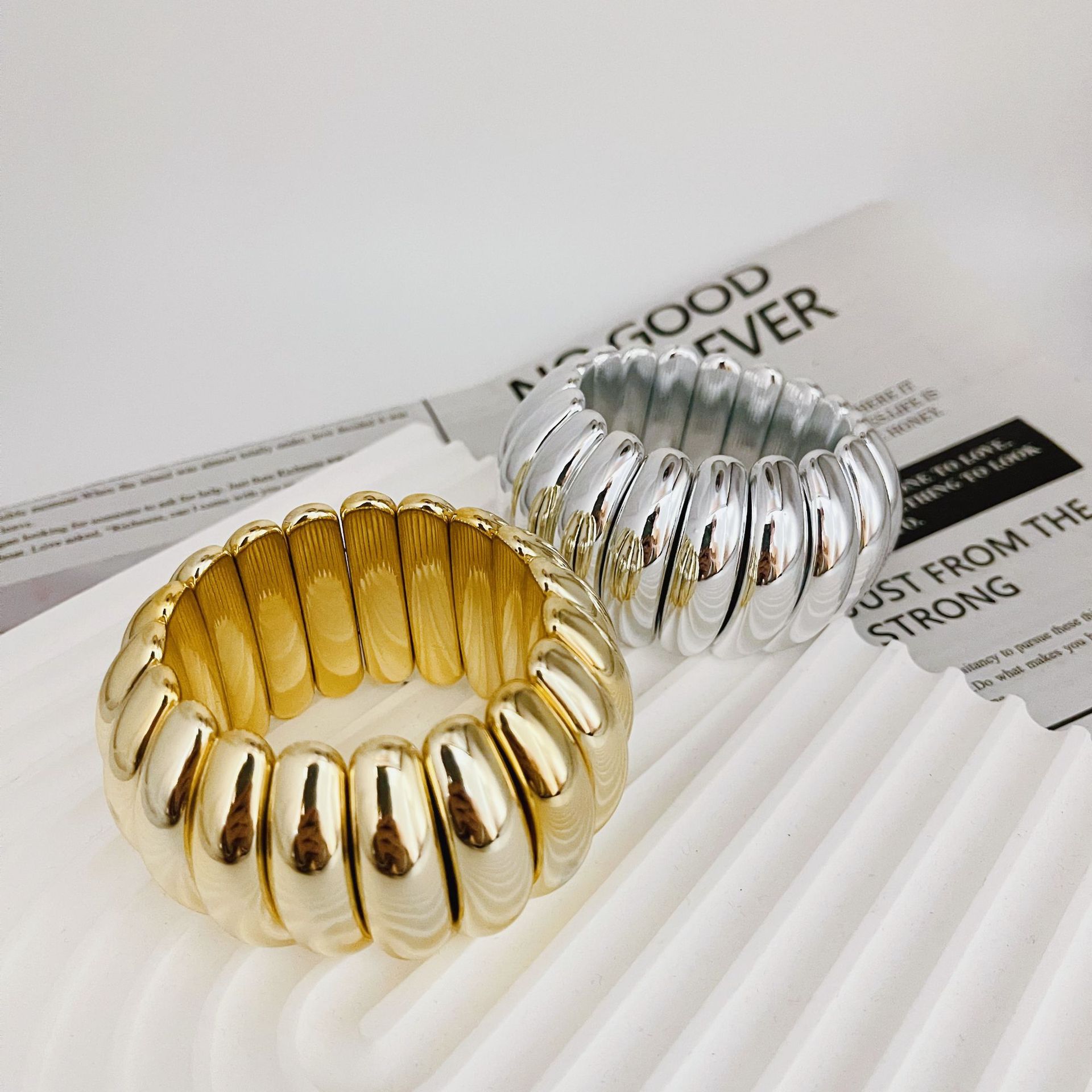 Solid Color Pattern Women's Gender Exaggerated Solid Color CCB  Bangles Wholesale