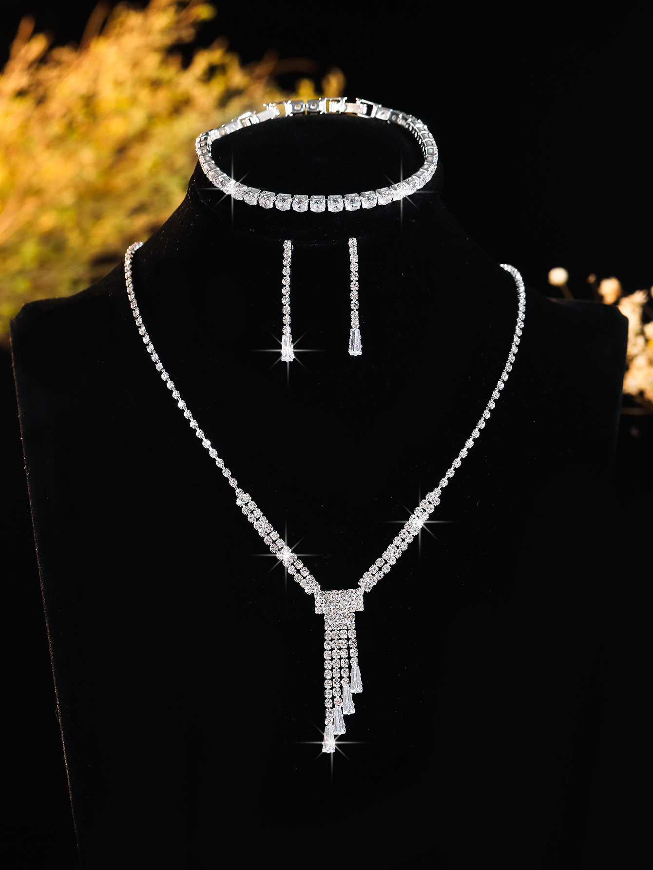 Conjunto de collar y pendientes de estrás para boda novia_voghion.com