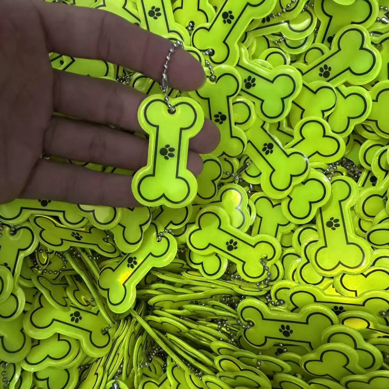 双面反光挂件狗骨头猫爪狗爪宠物佩戴饰品夜间出行挂饰高亮度发光