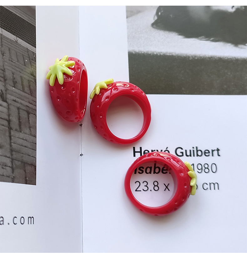 Casual C Shape Strawberry Plastic Resin Splicing Rings