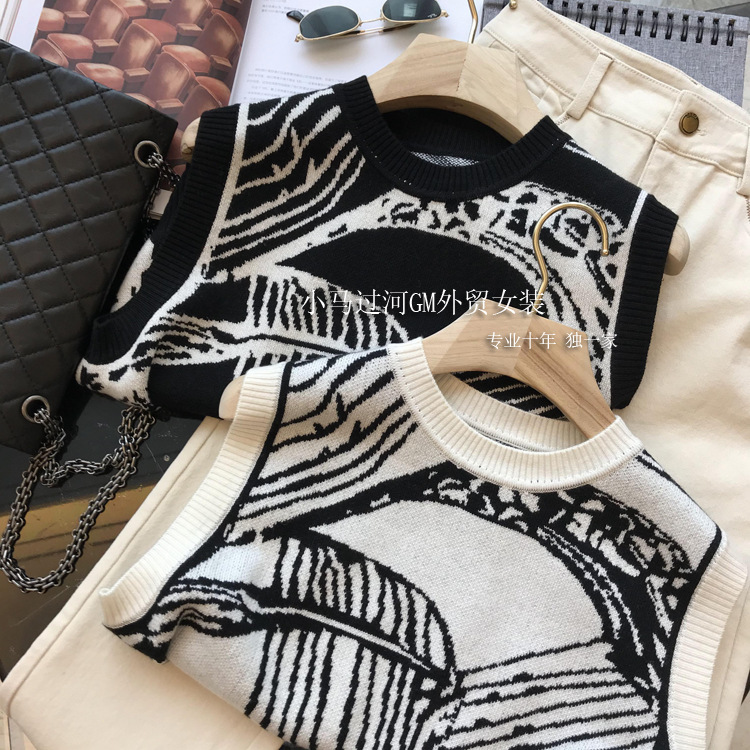 Spring fashionable trend retro knitted vest