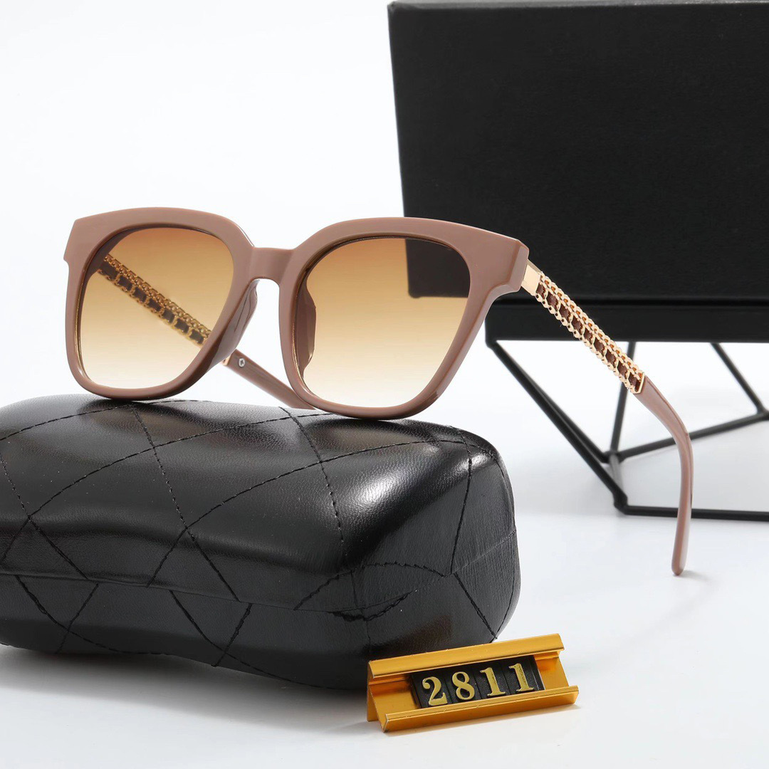 New overseas sunglasses for men and women square street photo sunglasses, classic travel fashion driving glasses 2811_voghion.com