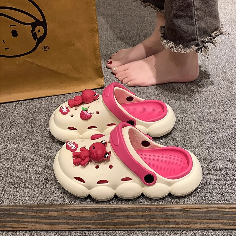 Thick-soled hole shoes women's summer outdoor wear cute bear beach sandals non-slip excrement sense eva baotou sandals