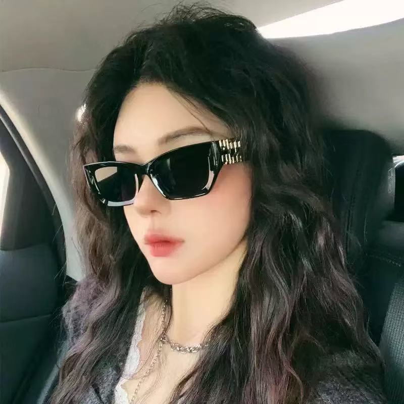 网红2025新款高级感方形墨镜女遮阳猫眼时尚素颜潮显脸小太阳镜男|undefined