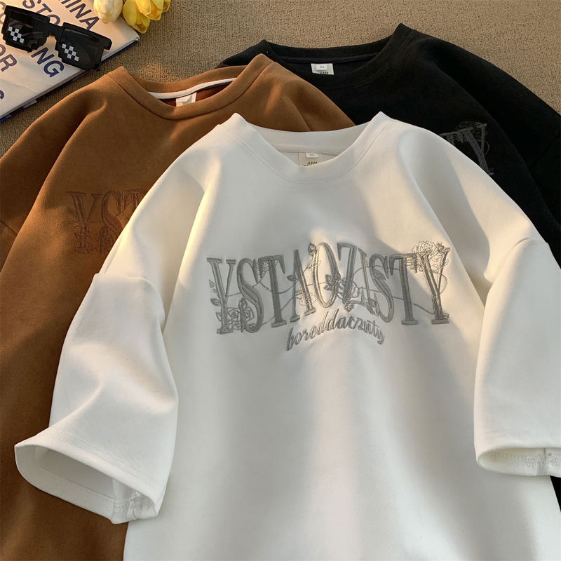 2025 Heavy Embroidery T-Shirt for Men, Short Sleeve, American Retro Style, Large Size, Loose Fit, Half Sleeve, Summer Suede Clothing 2025 Heavy Embroidery T-Shirt for Men, Short Sleeve, American Retro Style, Large Size, Loose Fit, Half Sleeve, Summer Suede Clothing